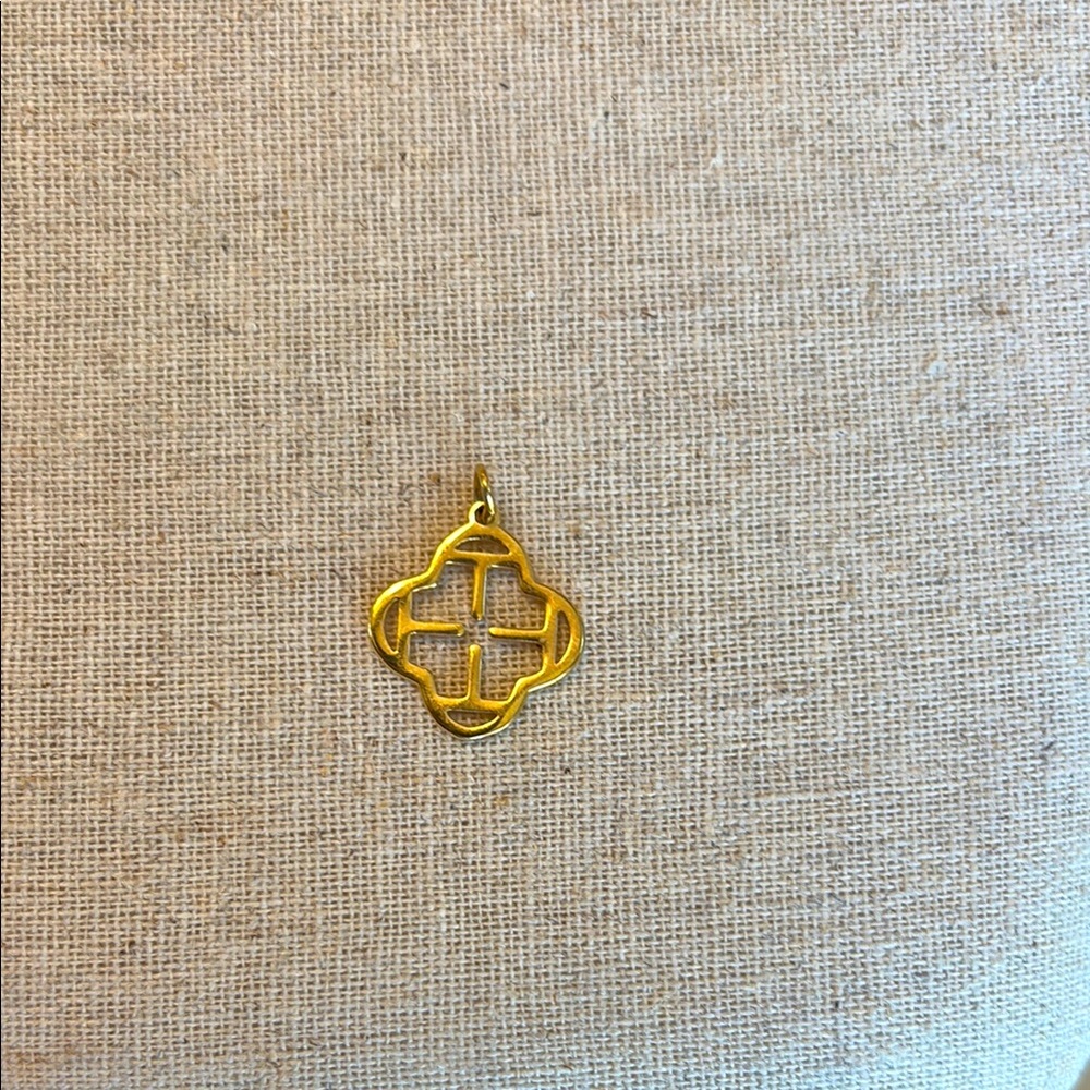 Stella & Dot Clover ‘T’ Charm